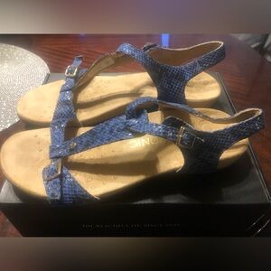 Vionic Lizard Print Sandal Size 11